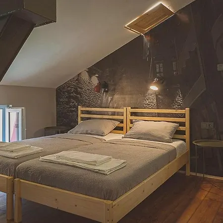 Temple House Hostel *