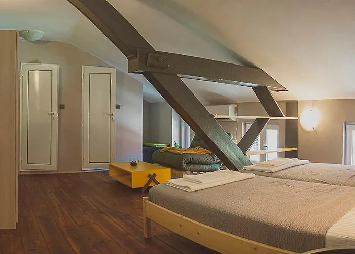 Hostel Temple House *