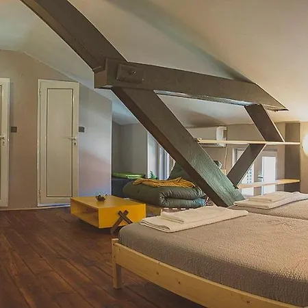 Auberge de jeunesse Temple House *