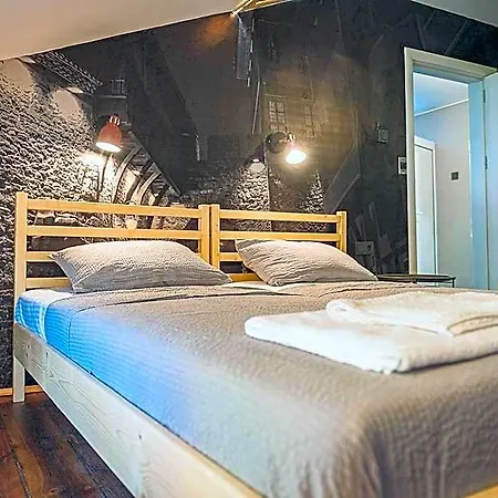 Temple House Hostel *