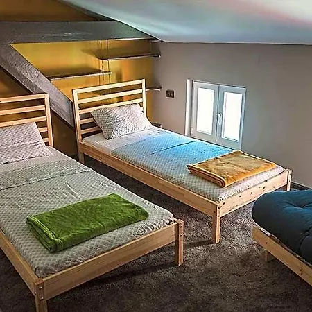 Hostel Temple House *